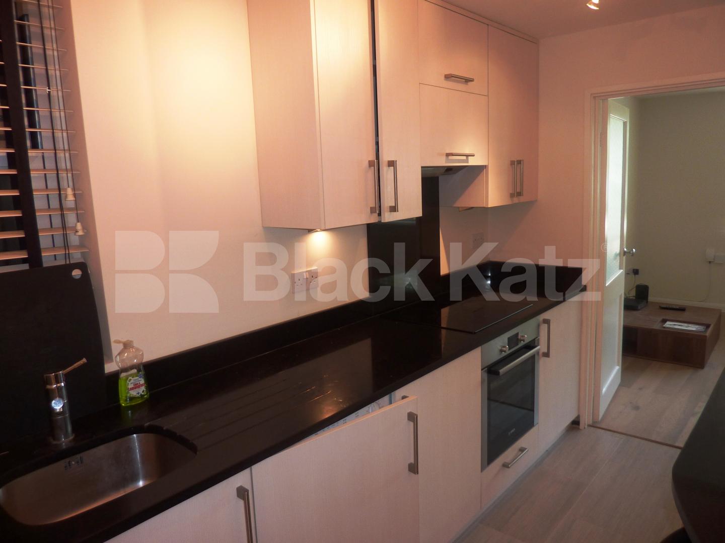 			MUST SEE!!, 2 Bedroom, 1 bath, 1 reception Flat			 Steeles Road, BELSIZE PARK